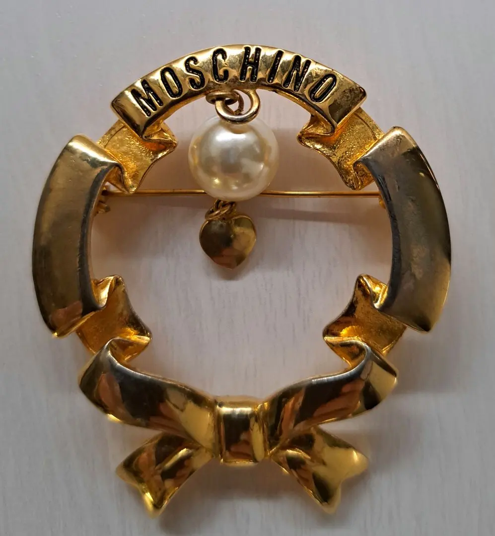 2026年最新】モスキーノブローチの人気アイテム - メルカリ