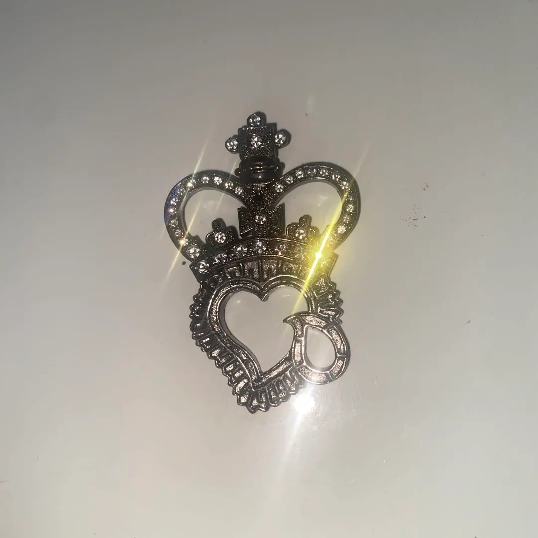 2026年最新】ナンバーナイン ブローチの人気アイテム - メルカリ