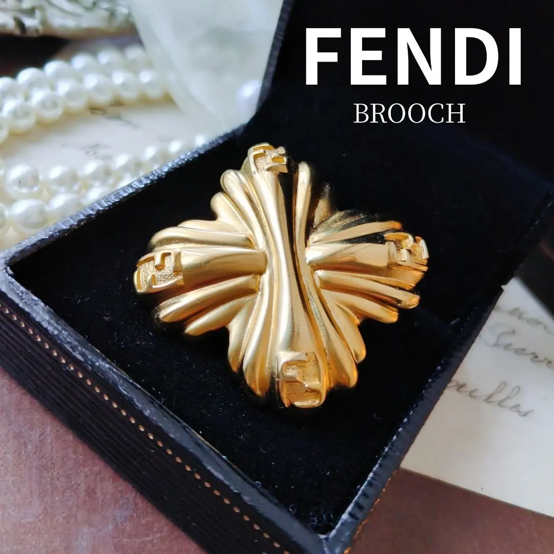 2026年最新】fendi フェンディ ブローチの人気アイテム - メルカリ