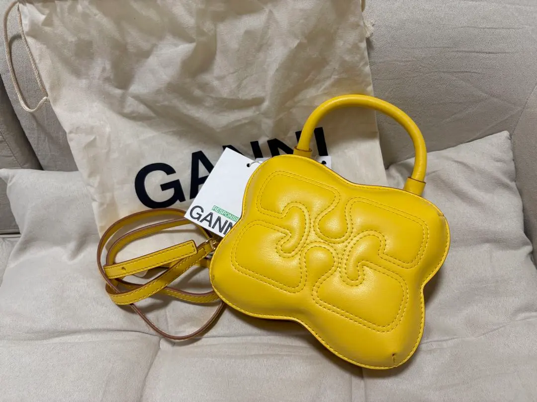 2026年最新】Ganni バッグ バタフライの人気アイテム - メルカリ