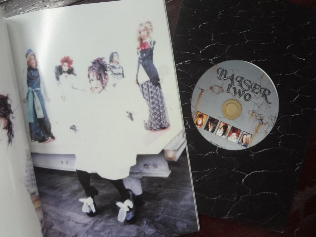 BAISER ベーゼ HEAVEN 初回限定盤 写真集＋CD付き　 写真集