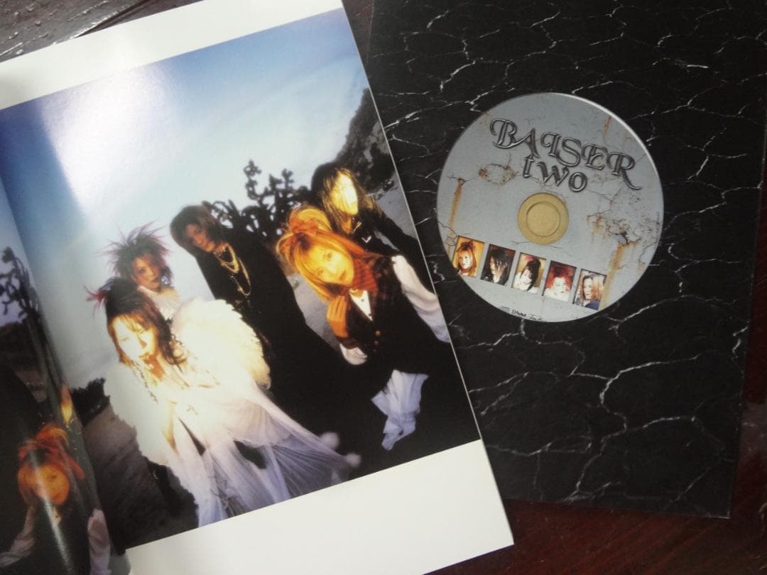 BAISER ベーゼ HEAVEN 初回限定盤 写真集＋CD付き　 写真集