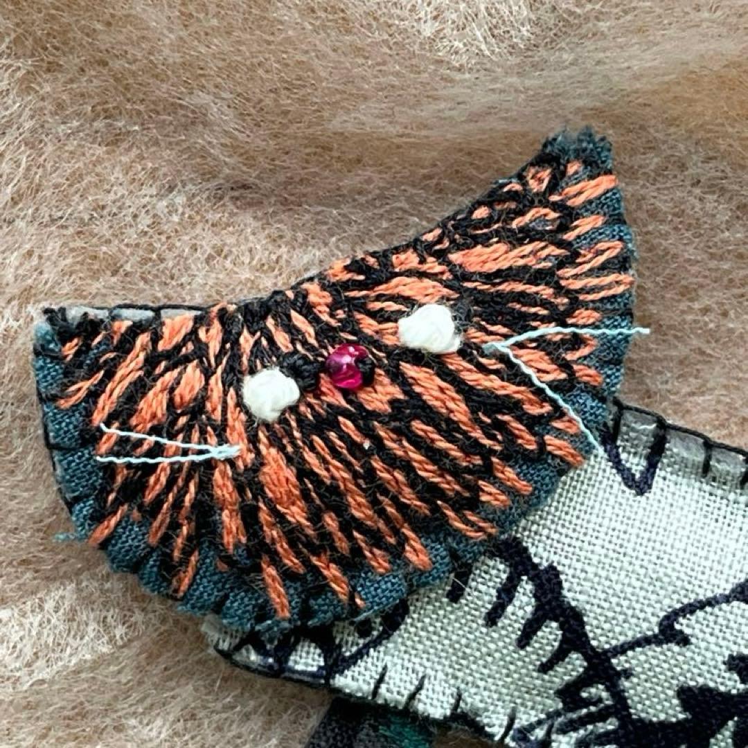 ミナペルホネンquartetねこさんブローチ ハンドメイド - メルカリ