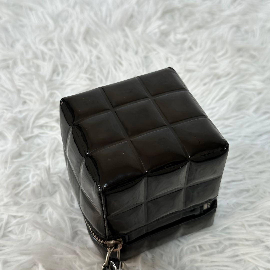 CHANEL シャネル チョコバーポーチ パテントレザー キューブ ブラック 黒