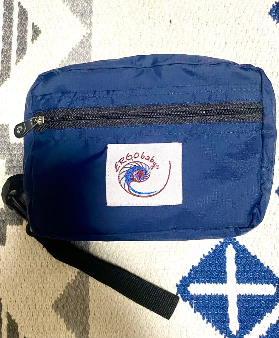 雨カバー&よだれカバー付き！ergobaby OMNI Breeze ネイビー