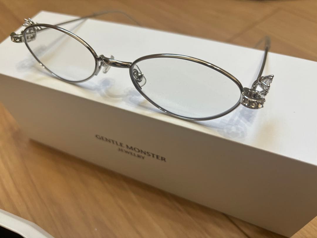 青山店購入品】GENTLE MONSTER Carat02 - メルカリ