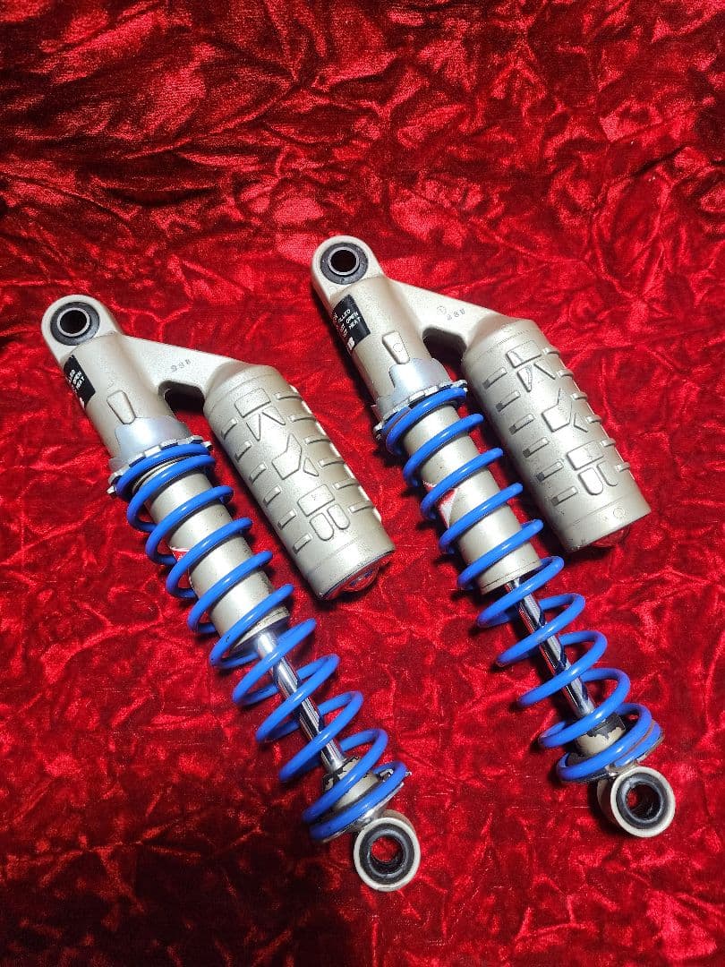 カヤバ　別体タンク　リアショック　ガスショック　kayaba Amazon | カヤバ(KYB) GASショック(2P)400FX TGS350 | リア