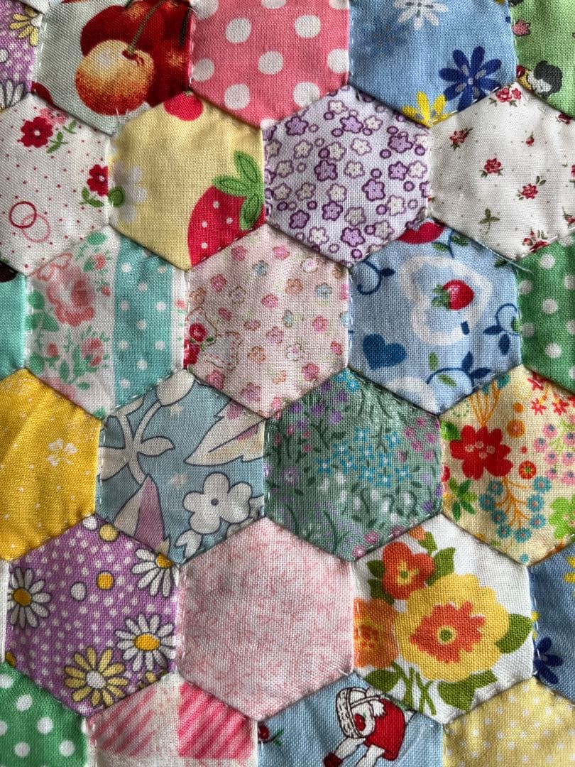 ヘキサゴン 六角つなぎのキルト パッチワーク マット タペストリー