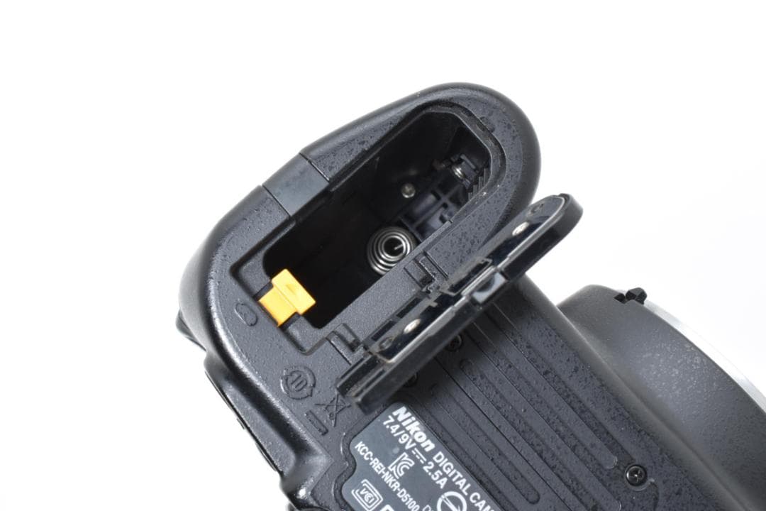 ■美品■ニコン　Nikon D5100 ボディ《ショット数1939回》