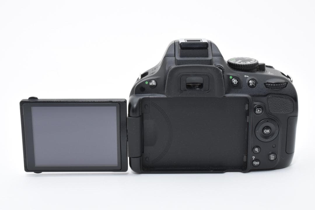 ■美品■ニコン　Nikon D5100 ボディ《ショット数1939回》