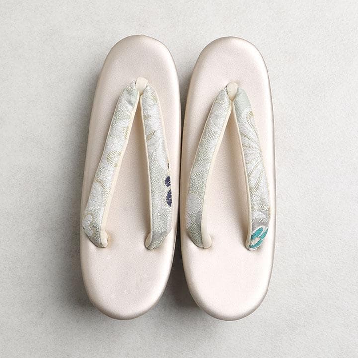 【新品】草履バッグセット　厚底草履　小花模様　23.5cm　03085