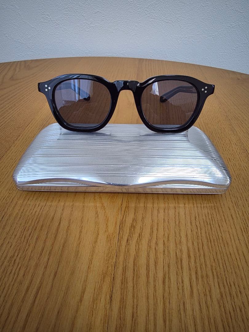 EYEVAN JORDAN THE ROW サングラス THE ROW x EYEVAN collaboration 2nd Edition > . STYLE：Jordan It