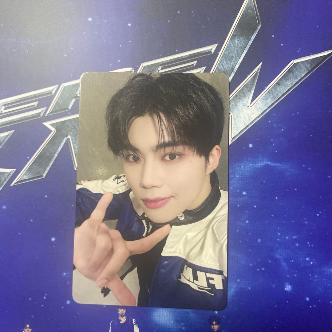 ゼベワン ゴヌク HERE&NOW 封入トレカ - メルカリ