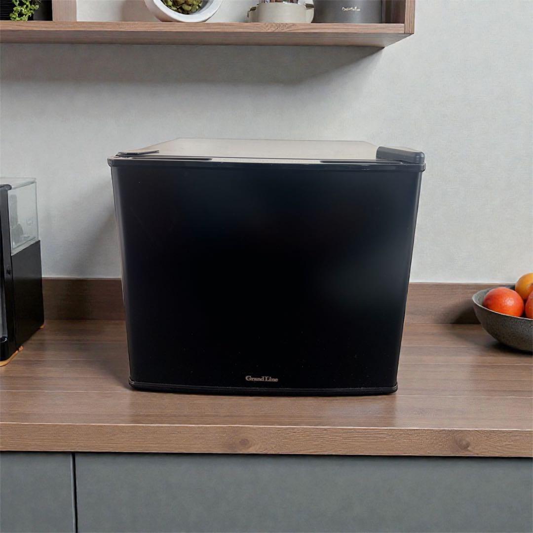 GrandLine 1ドアペルチェ式冷蔵庫 17L(WRF-1017) GrandLine 1ドアペルチェ式冷蔵庫 17L(WRF-1017)｜A-Stage inc.