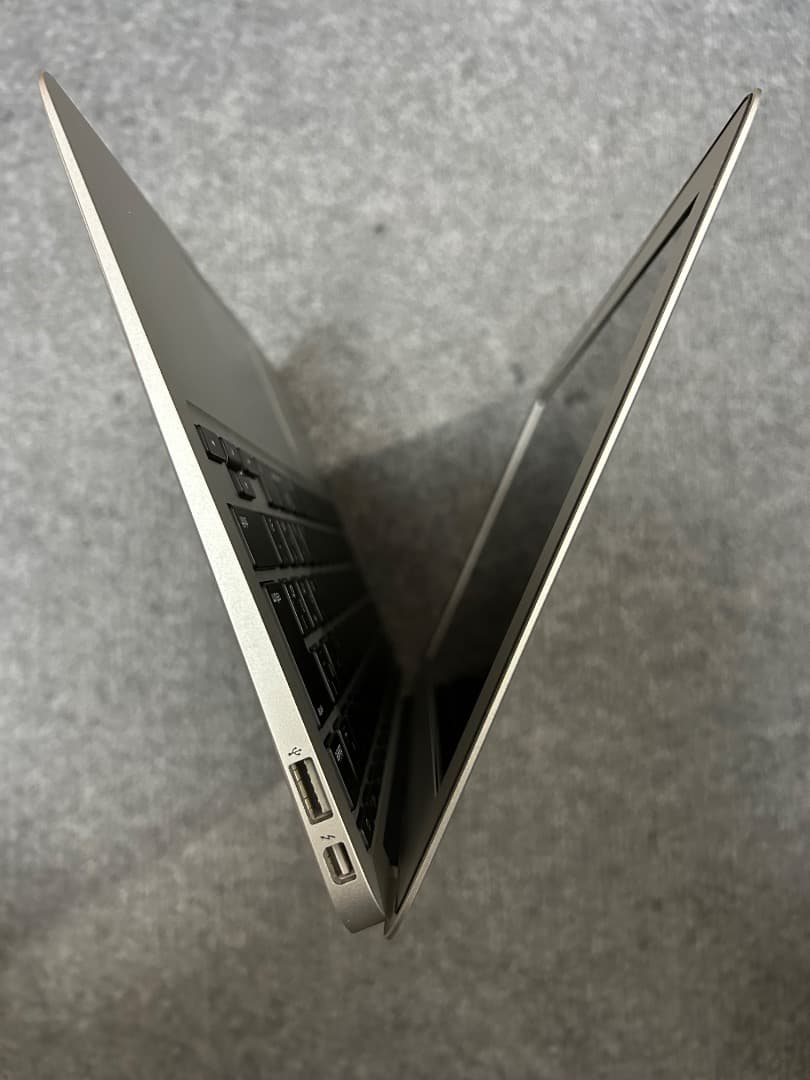 Macbook Air Corei5 1.6Ghz 11インチ 最終2016年製