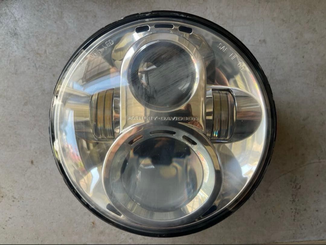 ★ ハーレーダビッドソン 純正 LED ヘッドライト ★ ハーレー純正 7インチ デーメーカー アダプティブLEDヘッドライト 黒