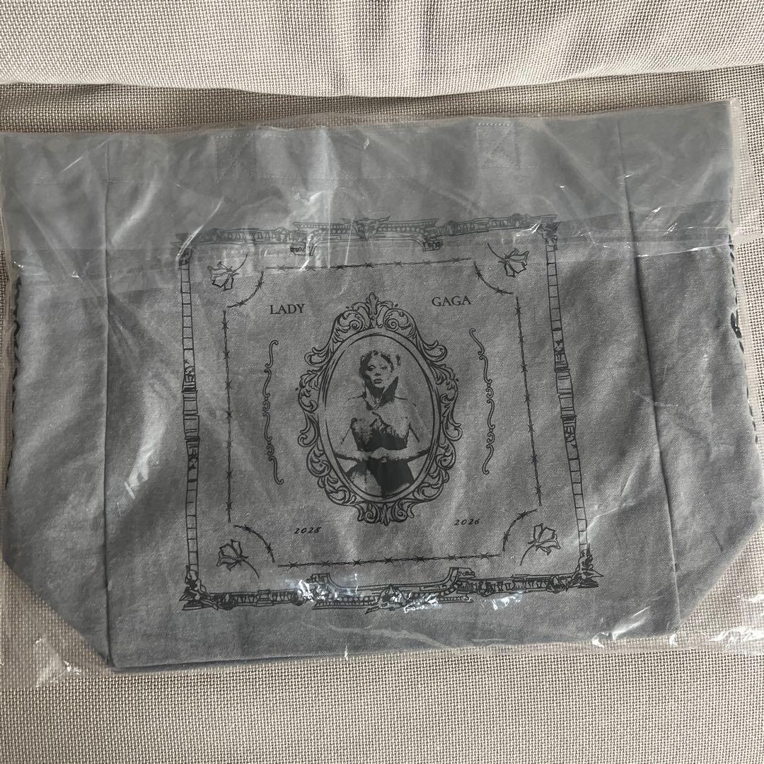 み*読様 新品未開封⭐︎Lady Gaga トートバッグ グレー - メルカリ