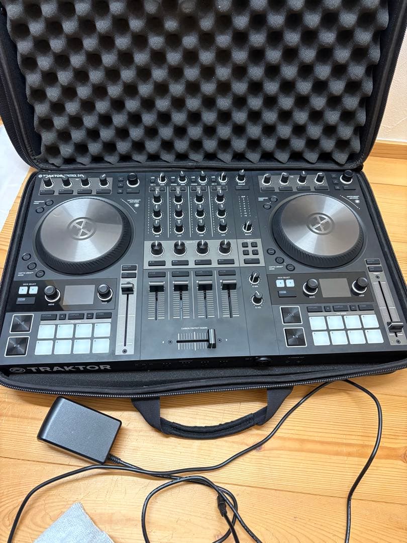 TRAKTOR KONTROL S4 MK3 キャリーケース付き Traktor Kontrol S4 Mk3 Flight Case – DJ TechTools