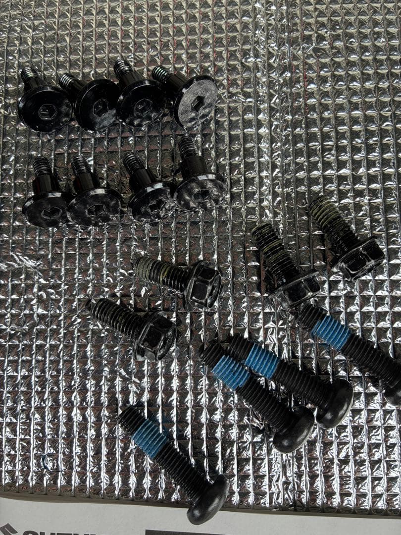 スズキ GSX-S1000G T、GX サイドケース キーブラケット