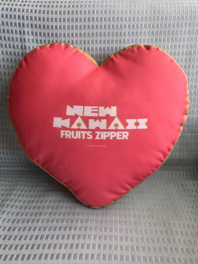 FRUITSZIPPER 月足天音 にゅーかわいい♡クッション - メルカリ
