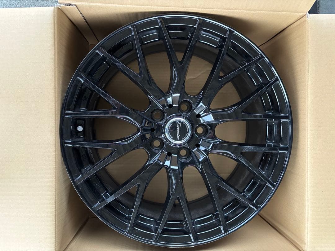 Exceeder E05Ⅱ 18インチ 8.0J +42 5H114.3