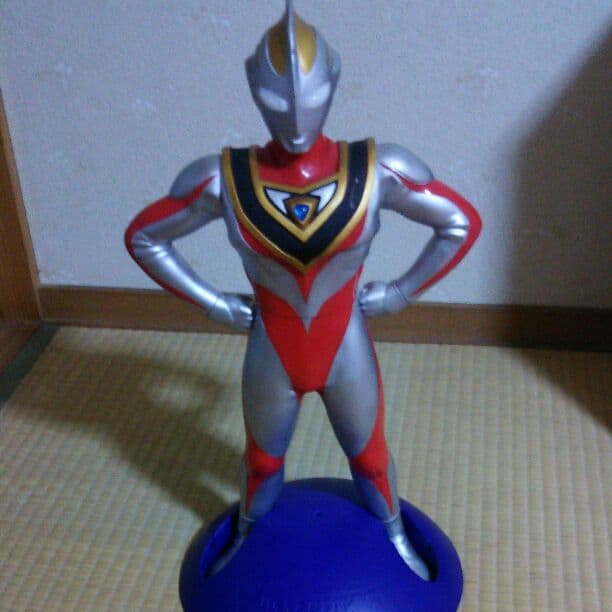 ウルトラマンガイア V2 京本コレクション14 - メルカリ