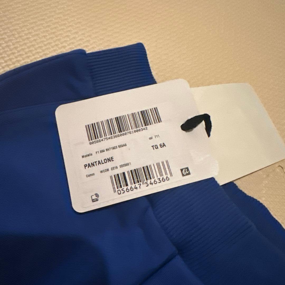 《新品》モンクレールキッズハーフパンツ　6anni