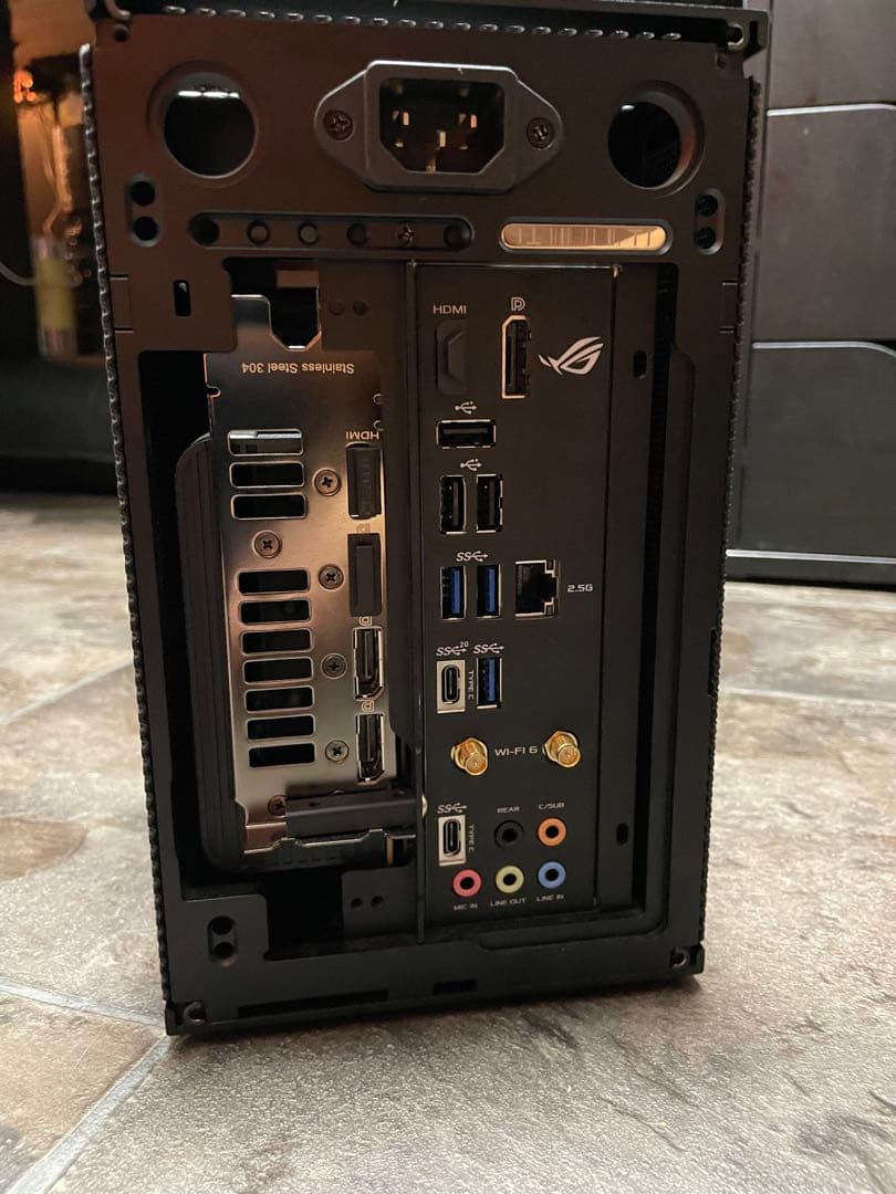 FormD T1 Black Sandwich + PCIe4.0 ケーブル