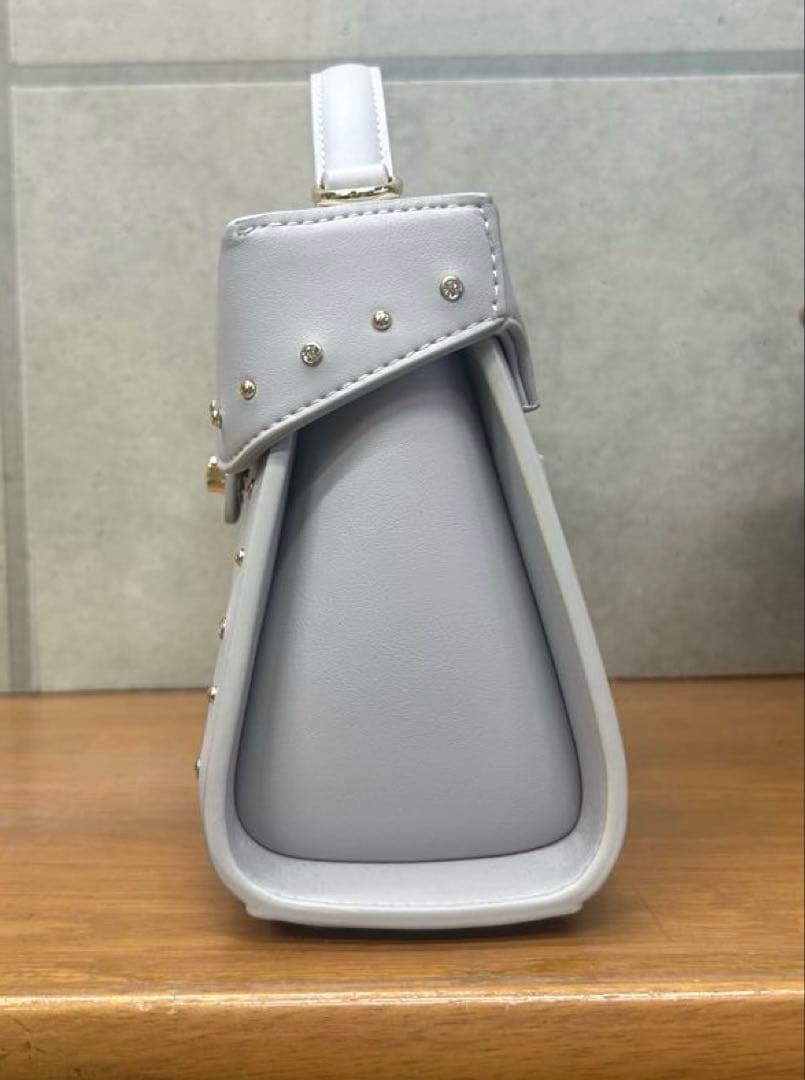 美品】DIANA ライトグレー スタッズ ・ビジュー付きハンドバッグ