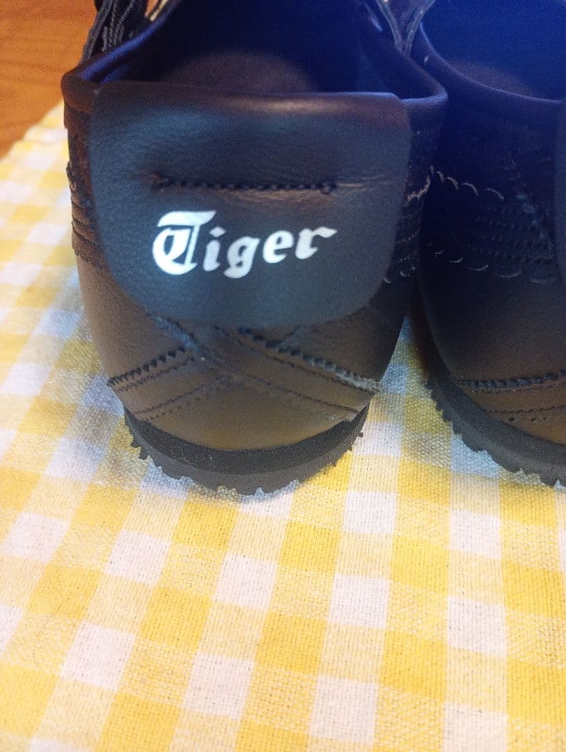 靴 Onitsuka Tiger MEXICO 66 TGRS 25.5cm