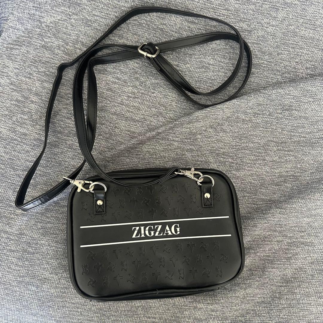 真天地開闢集団ジグザグ ポーチ - メルカリ