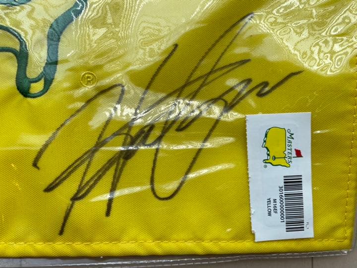 値引 マスターズ2016フラッグ 松山英樹 直筆サイン - メルカリ