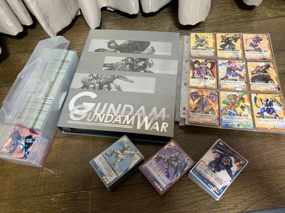 旧ガンダムウォー引退まとめ売りセット　　デッキ３つ・ファイル１つ 旧ガンダムウォー引退まとめ売りセット デッキ3つ・ファイル1つ 旧