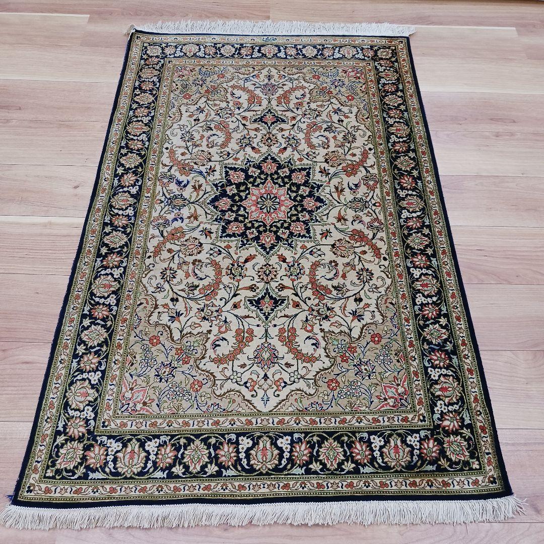 Y3283 高級ペルシャ絨毯 クム産 工房サイン シルク100% 手織り - メルカリ