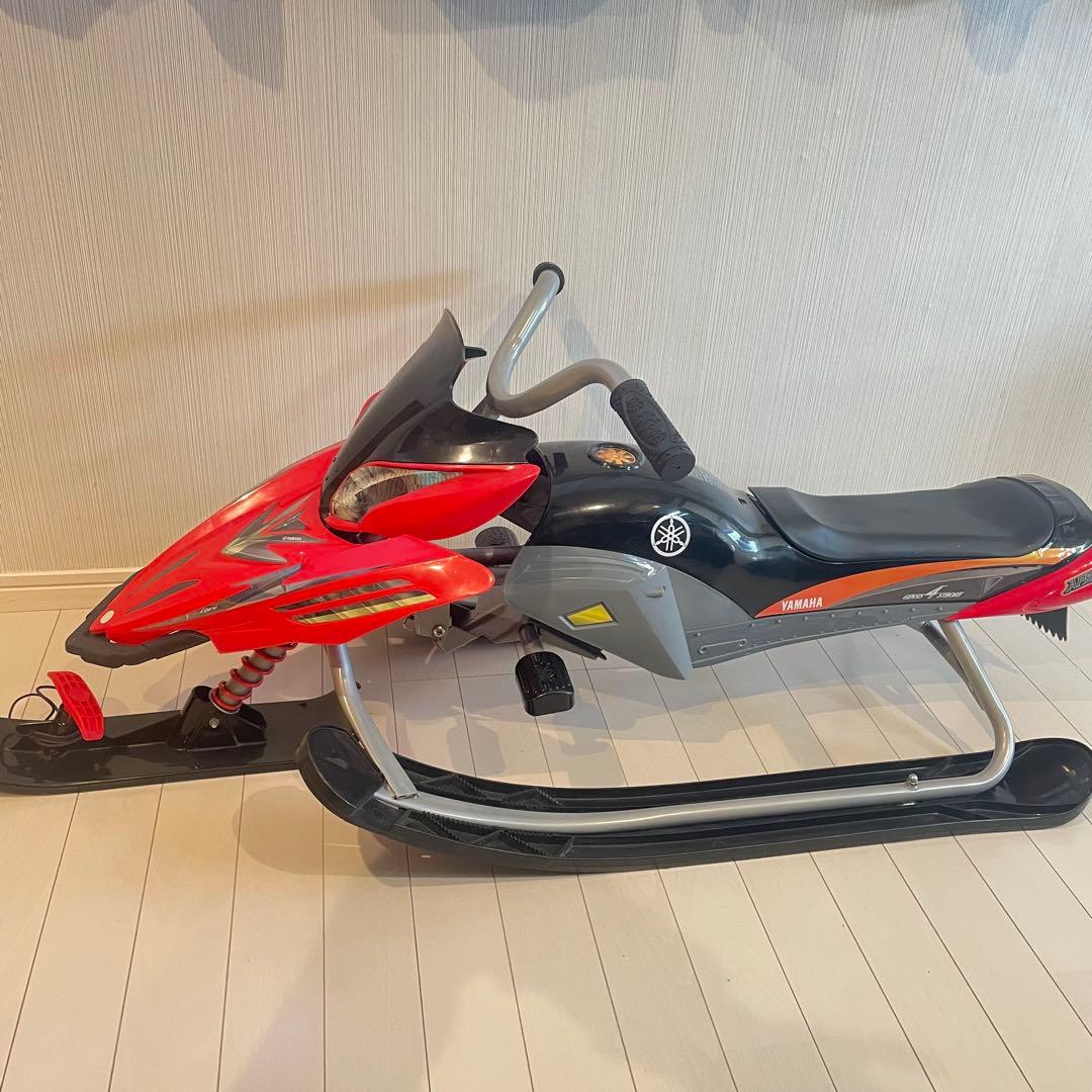 ヤマハ スノーモービル型 ソリ レッド 子供用 - メルカリ