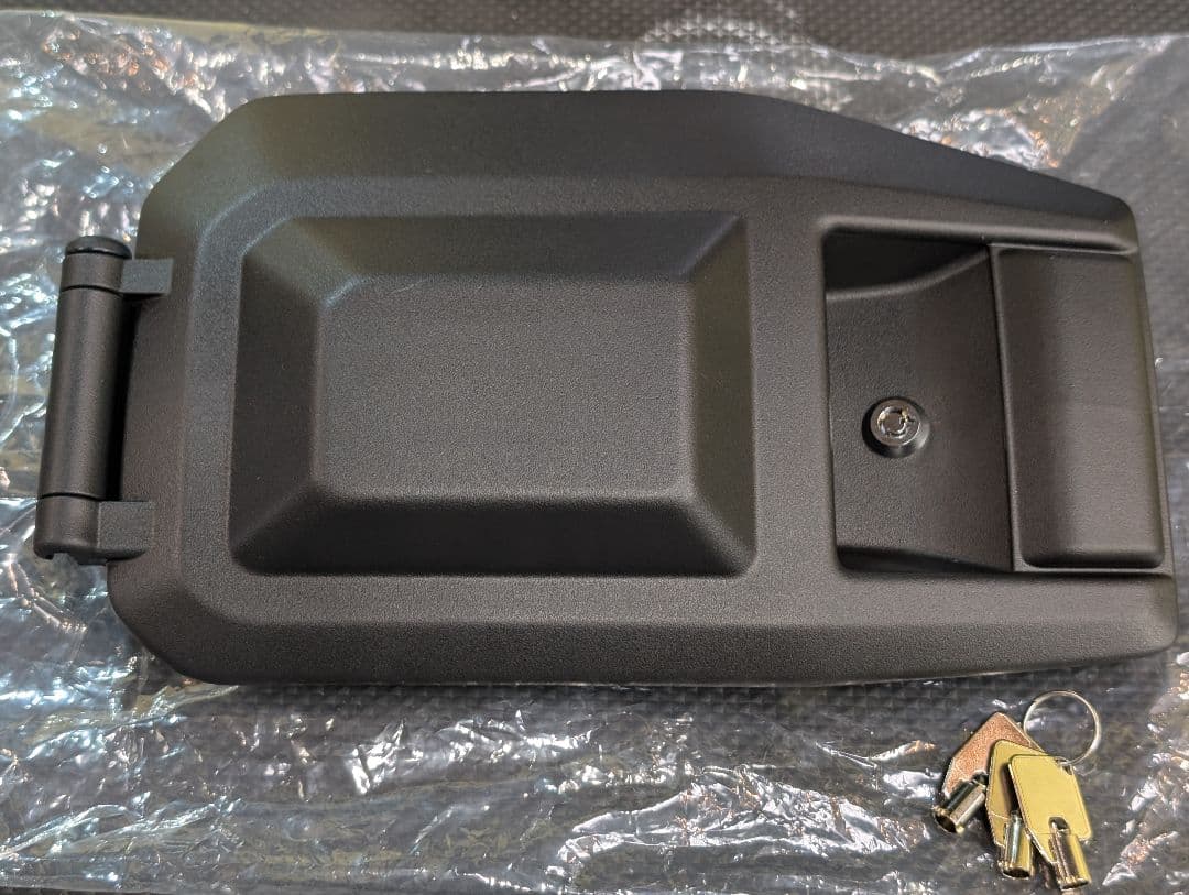 m*a様 ランクル70再再販(GDJ76W) 尿素リッドカバー 鍵付き加工 - メルカリ