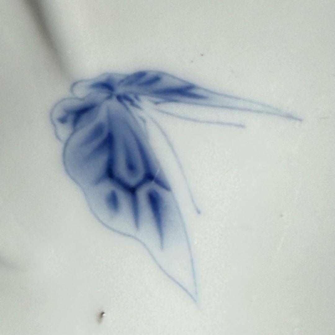 後期鍋島 染付蝶文牡丹形皿 1830-1870 「将軍家への献上鍋島」