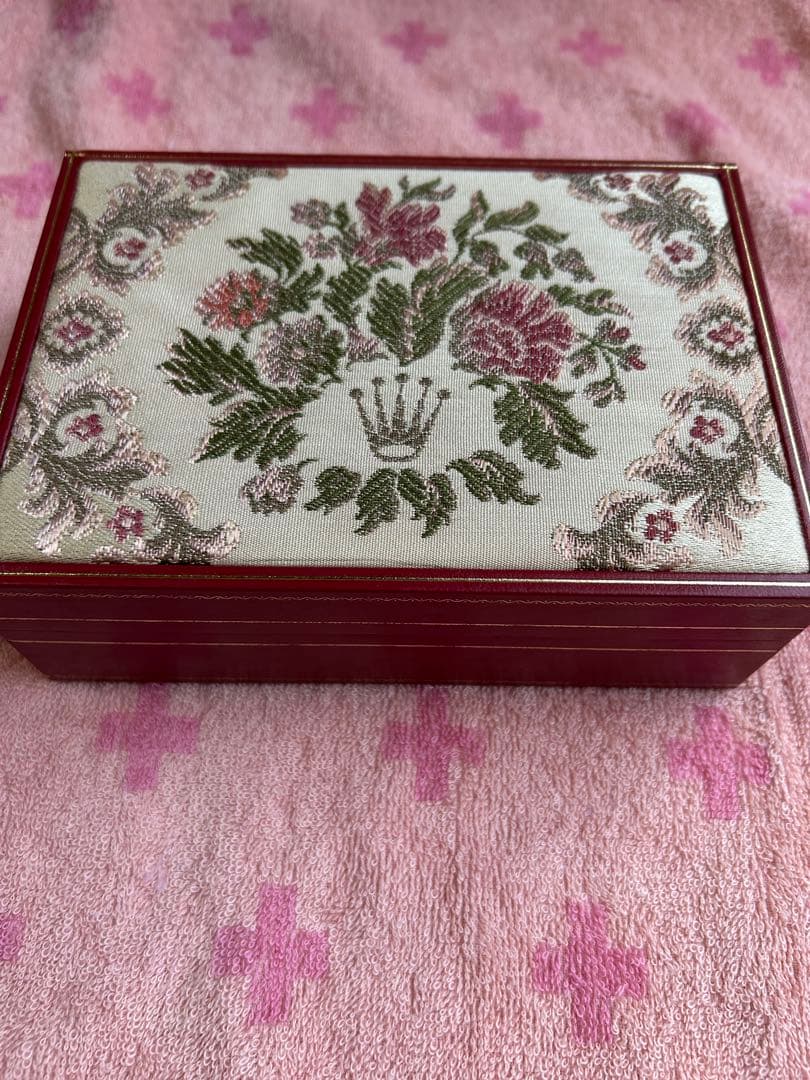 ROLEX 木製ケース 刺繍入り ロレックス/チェリーニ/クッションケース/ゴールドダイヤル/3P
