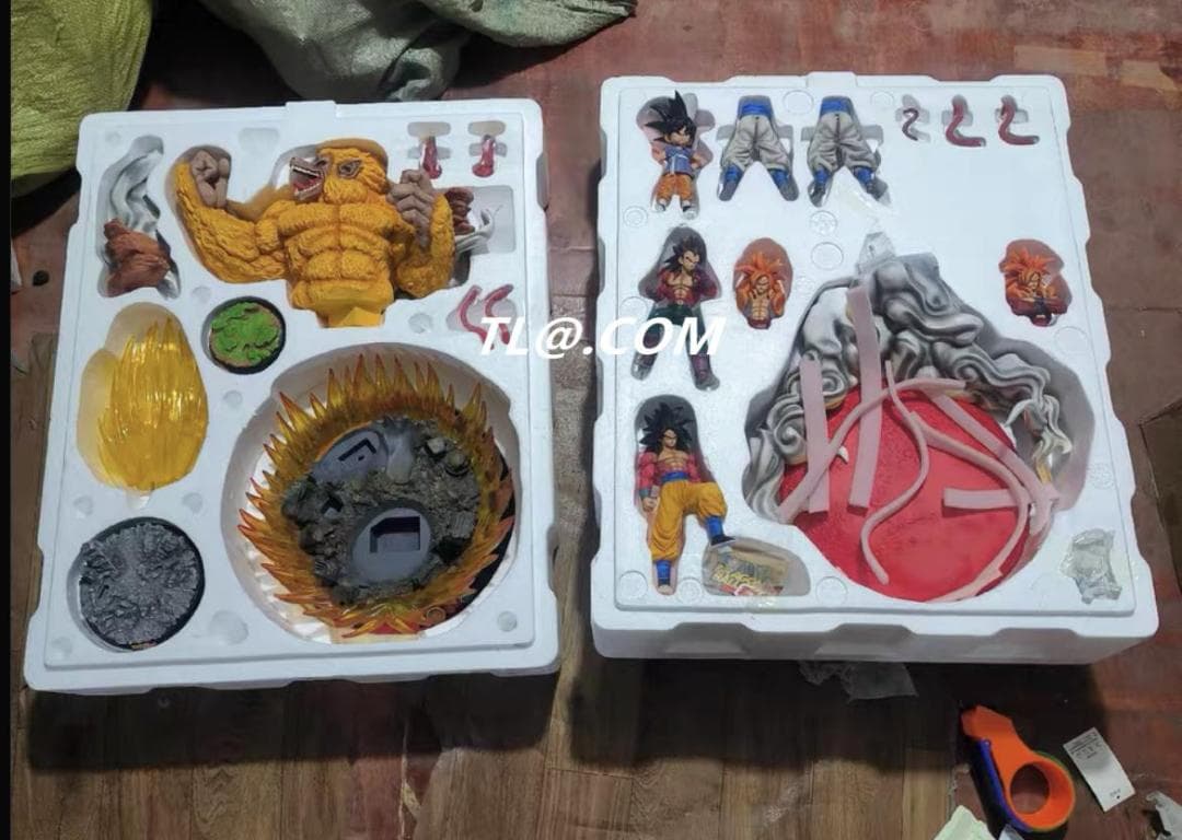 新品未開封『ドラコンボール』 聖殿スーパーサイヤ人4 ガレージキット