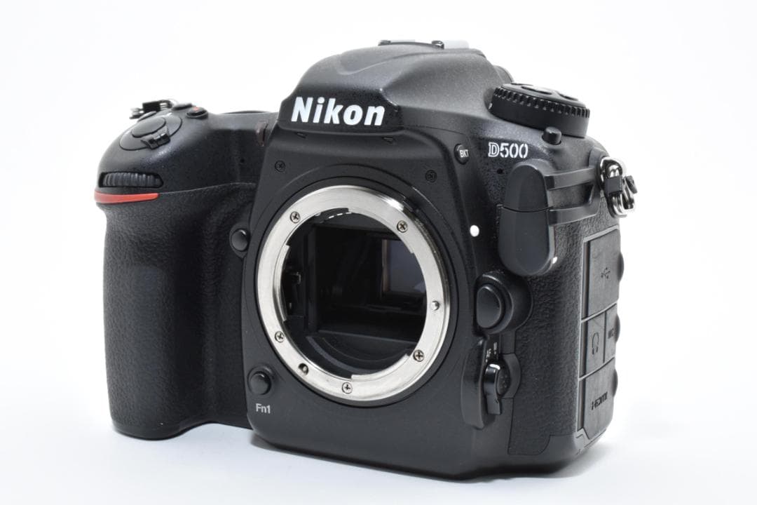 美品 ニコン　Nikon 500 ボディ 《ショット数20586回》1536