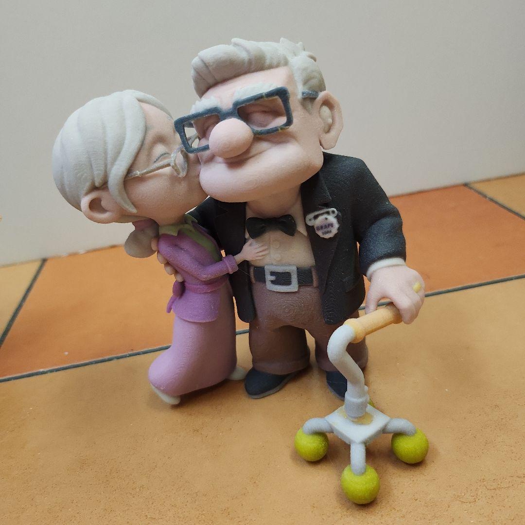 【海外限定/希少】カールじいさんの空飛ぶ家 カール＆エリー フィギュア Amazon | 海外限定 カールじいさんの空飛ぶ家 エリー カール 幼少期