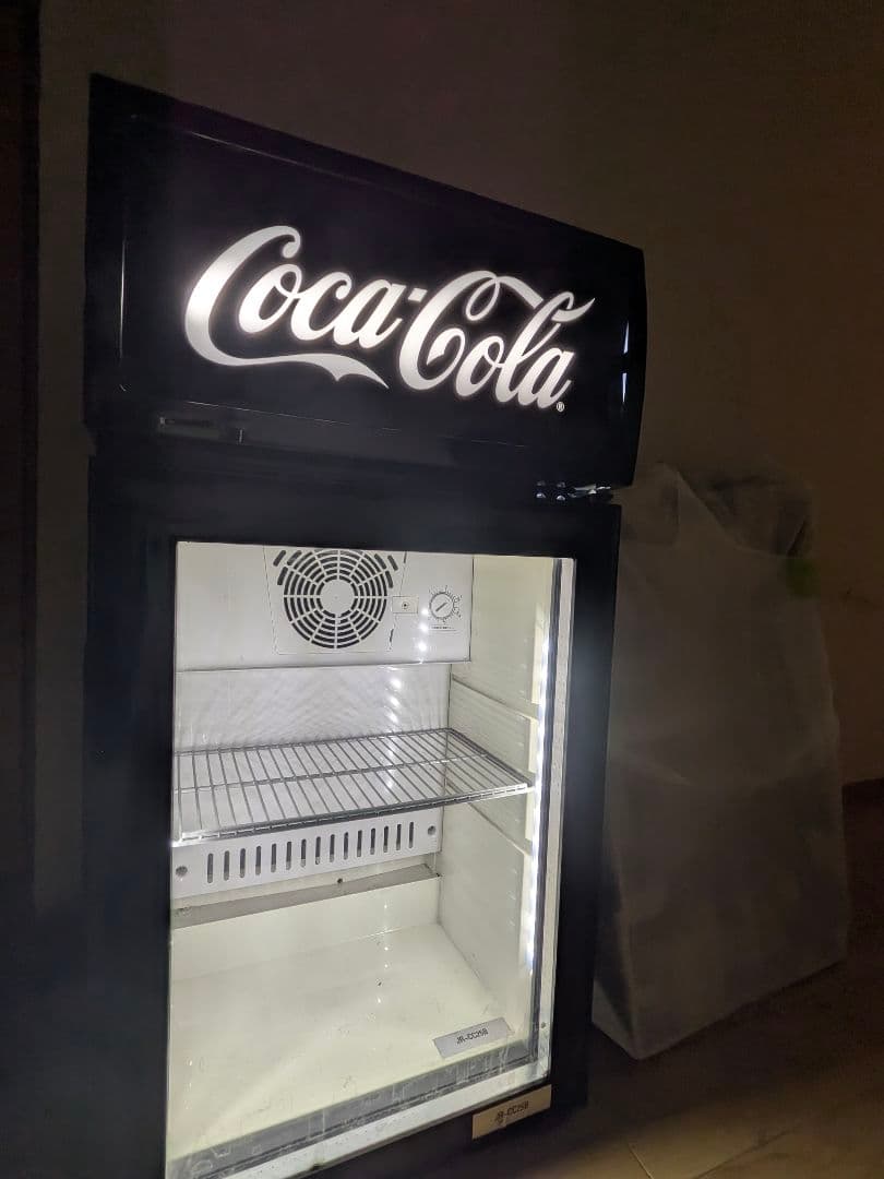 Coca-Cola ガラスドア冷蔵庫 レトロ＊「ロゴ点灯／庫内灯点灯」 Coke Refrigerator W/ Glass Lighted Door and Interior Lights | eBay