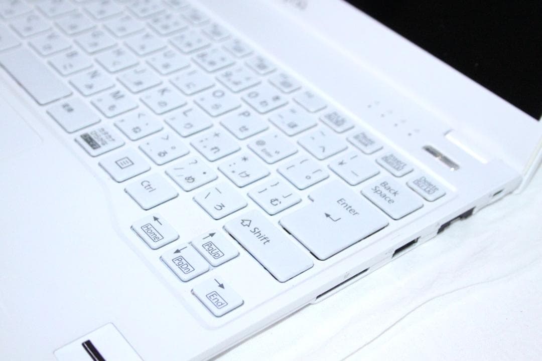 LIFEBOOK UH90B3 i7-8th カメラ タッチパネル i09 - メルカリ