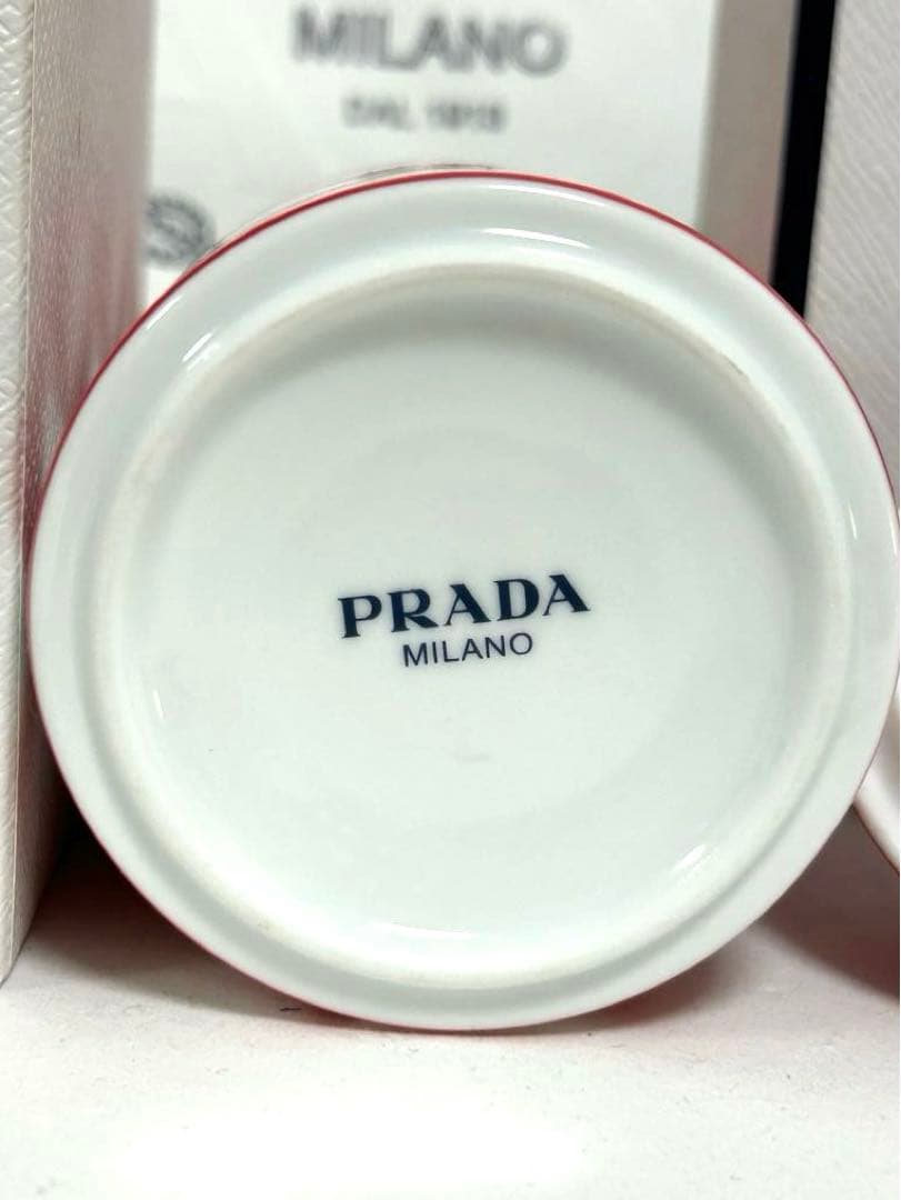 未使用 PRADA プラダ レッド キャンドルホルダー アロマキャンドル 蓋付