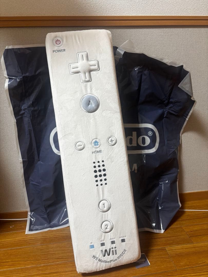 ニンテンドーミュージアム　Wiiリモコン　クッション ニンテンドーミュージアム クッション Wiiリモコン - メルカリ