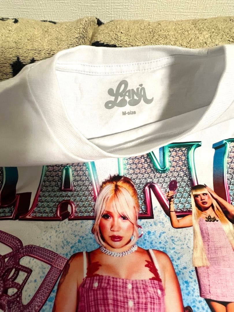 LANA ARENA TOUR 2025 Tシャツ Mサイズ ショッパー付き - メルカリ