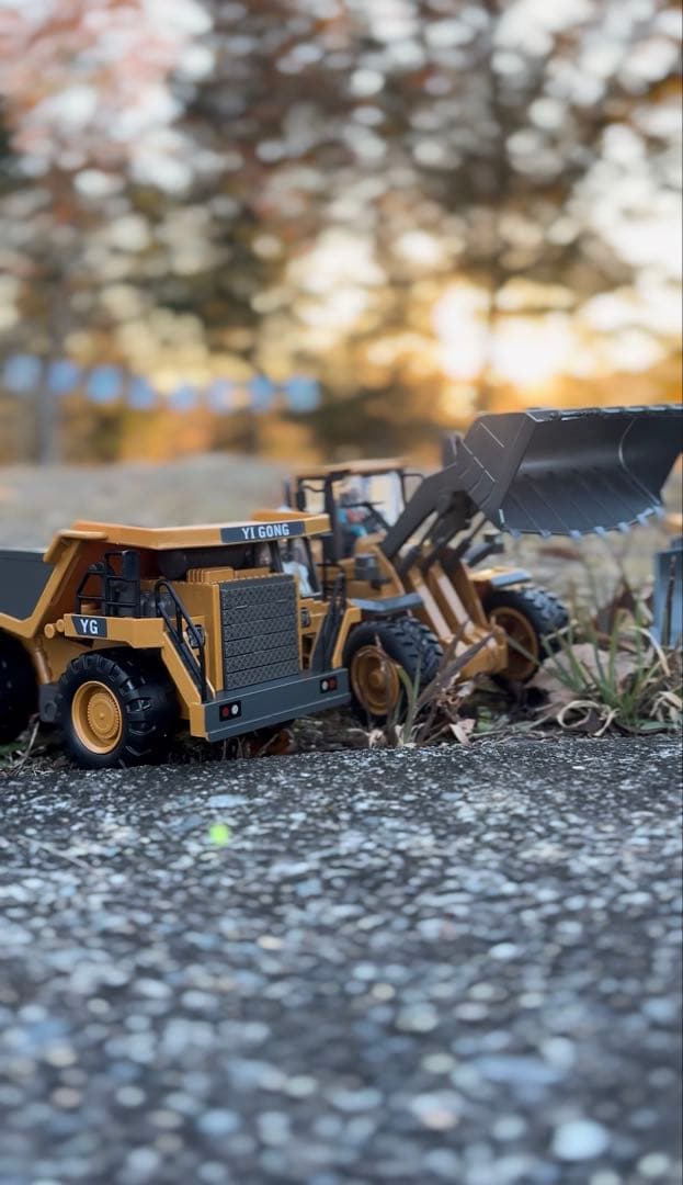 Akeleo】 働く車、ラジコンカー、砂遊び、LEDライト、子供向け