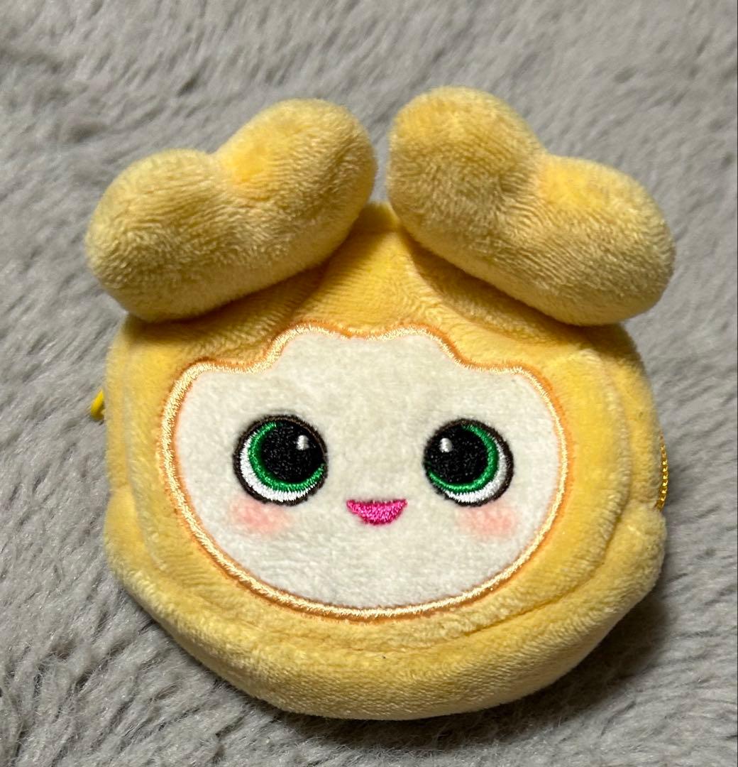 ジブリー イヤホン ポーチ ケース TWICE ジヒョ ラブリー - メルカリ