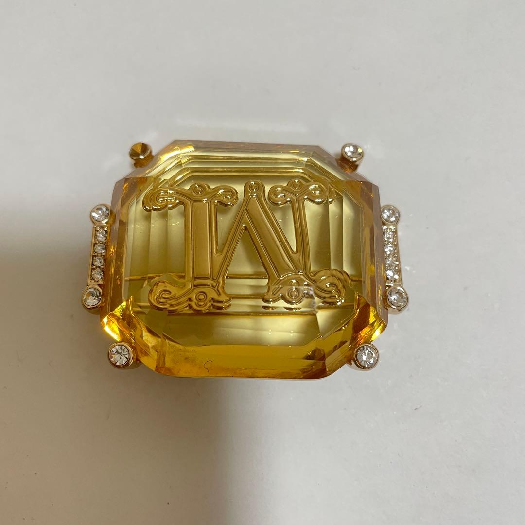 マックスマーラ Max Glassy Brooch ブローチ ゴールド Mロゴ - メルカリ