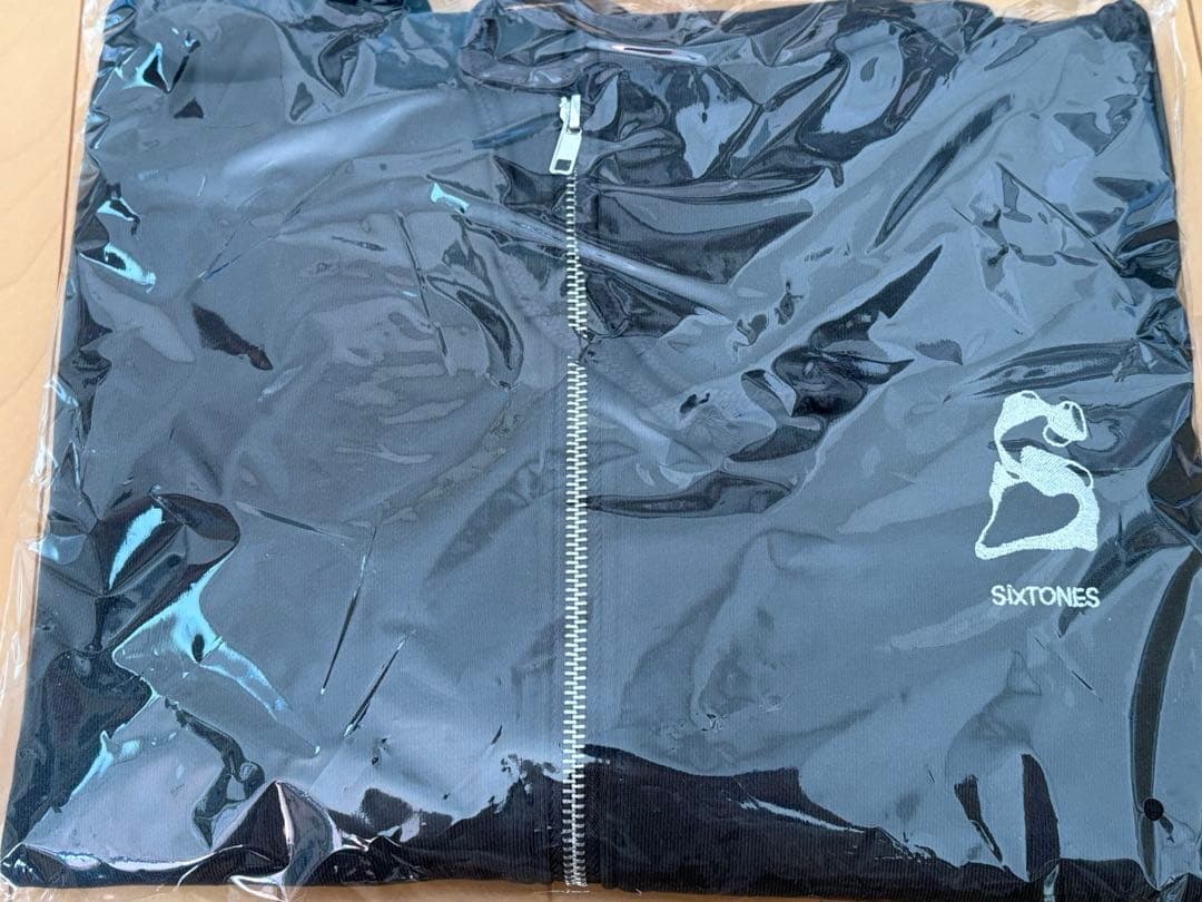 新品未開封　SixTONES MILESixTONES パーカー ツアーパーカー MILESixTONESパーカー | ファミクラストア オンライン